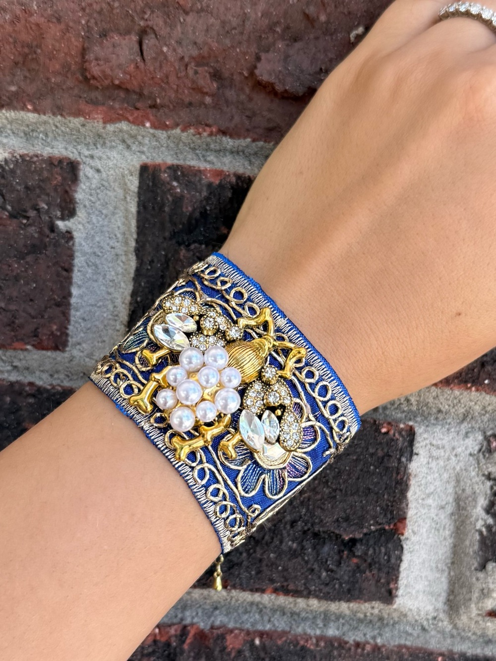 Vintage Style Blue Bee Ribbon Bracelet